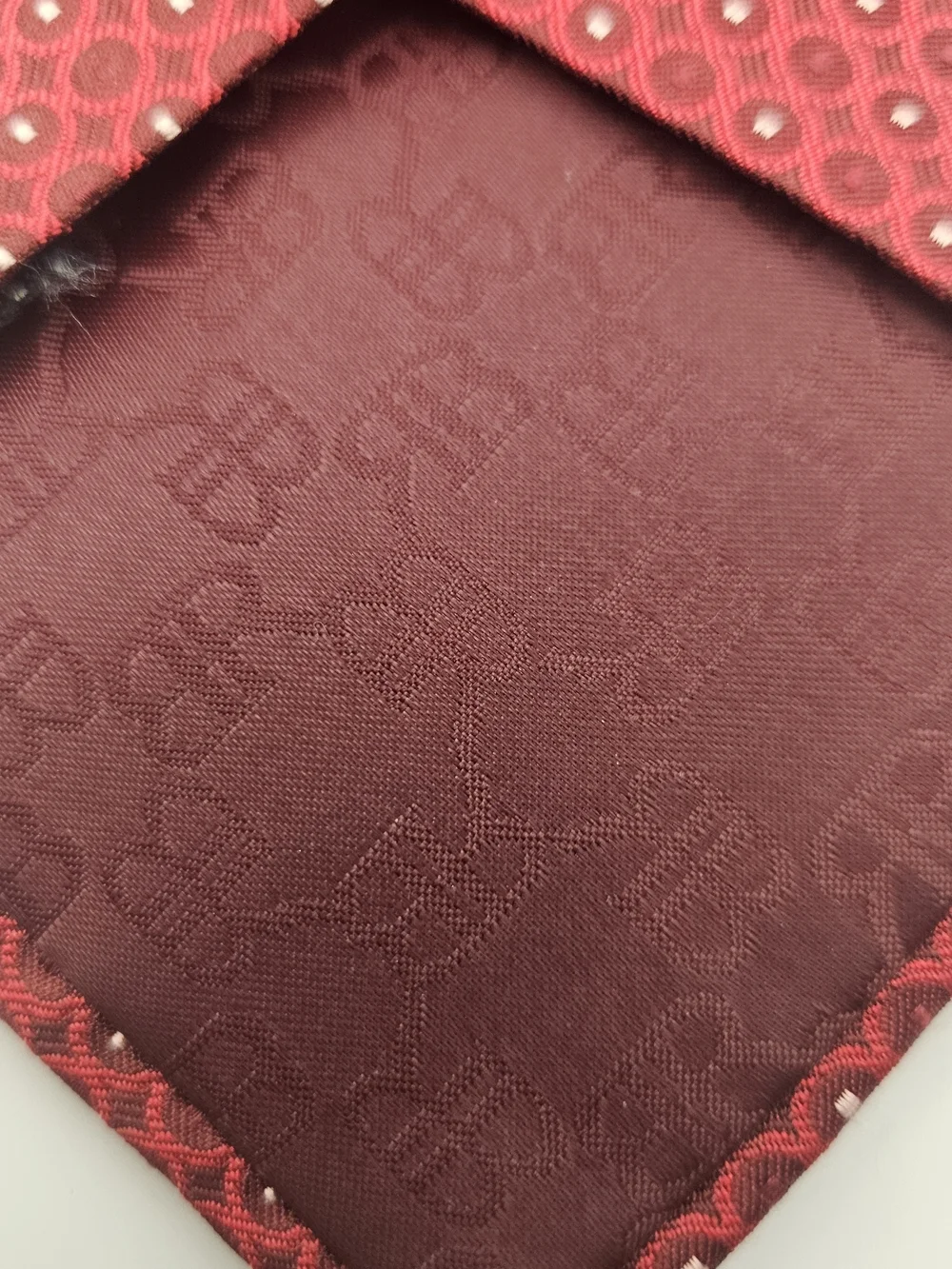 Men's Banana Republic Red Geometric MedallionSilkTie Vintage Made In Italy #4086